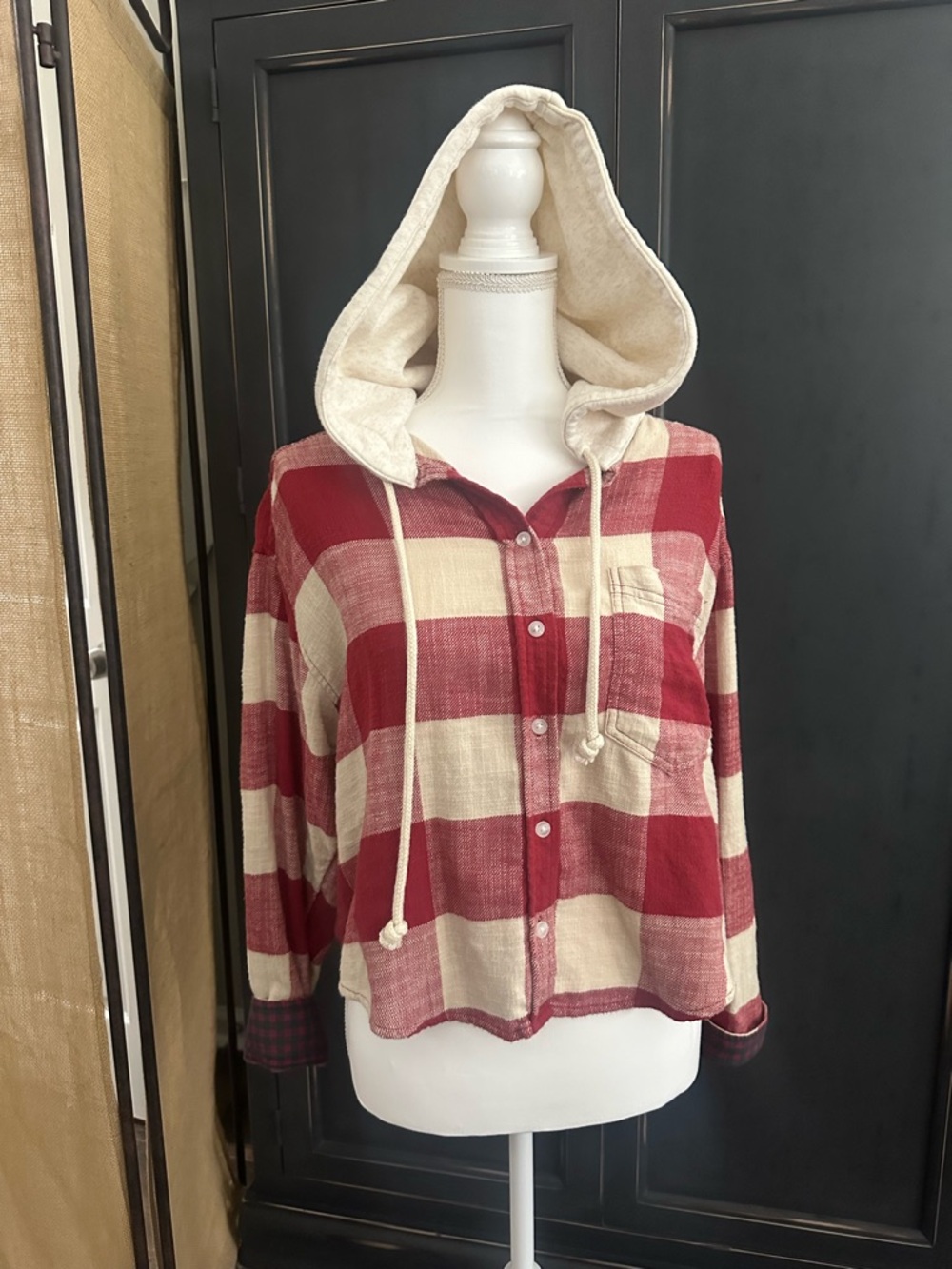 American Eagle Outfitters Red and Cream Plaid Hooded Button-Up